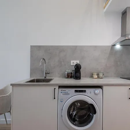 Florit Flats - The Malilla Apartment